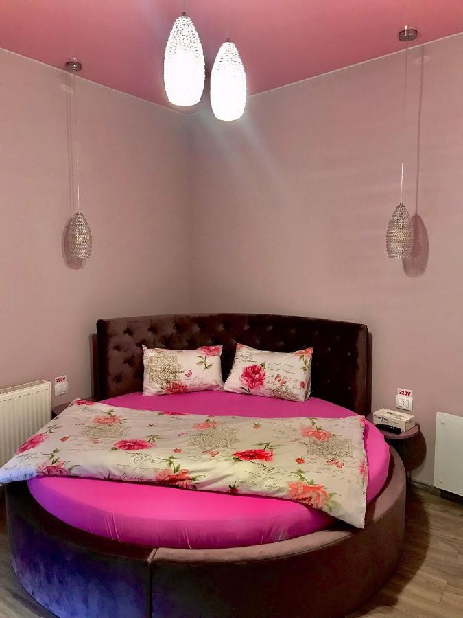Sweet Pink By Miro Apartment سِنايا المظهر الخارجي الصورة
