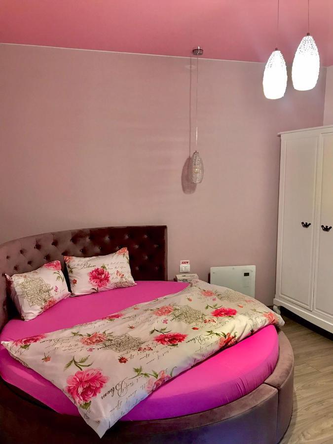 Sweet Pink By Miro Apartment سِنايا المظهر الخارجي الصورة