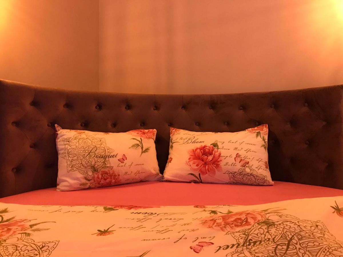 Sweet Pink By Miro Apartment سِنايا المظهر الخارجي الصورة